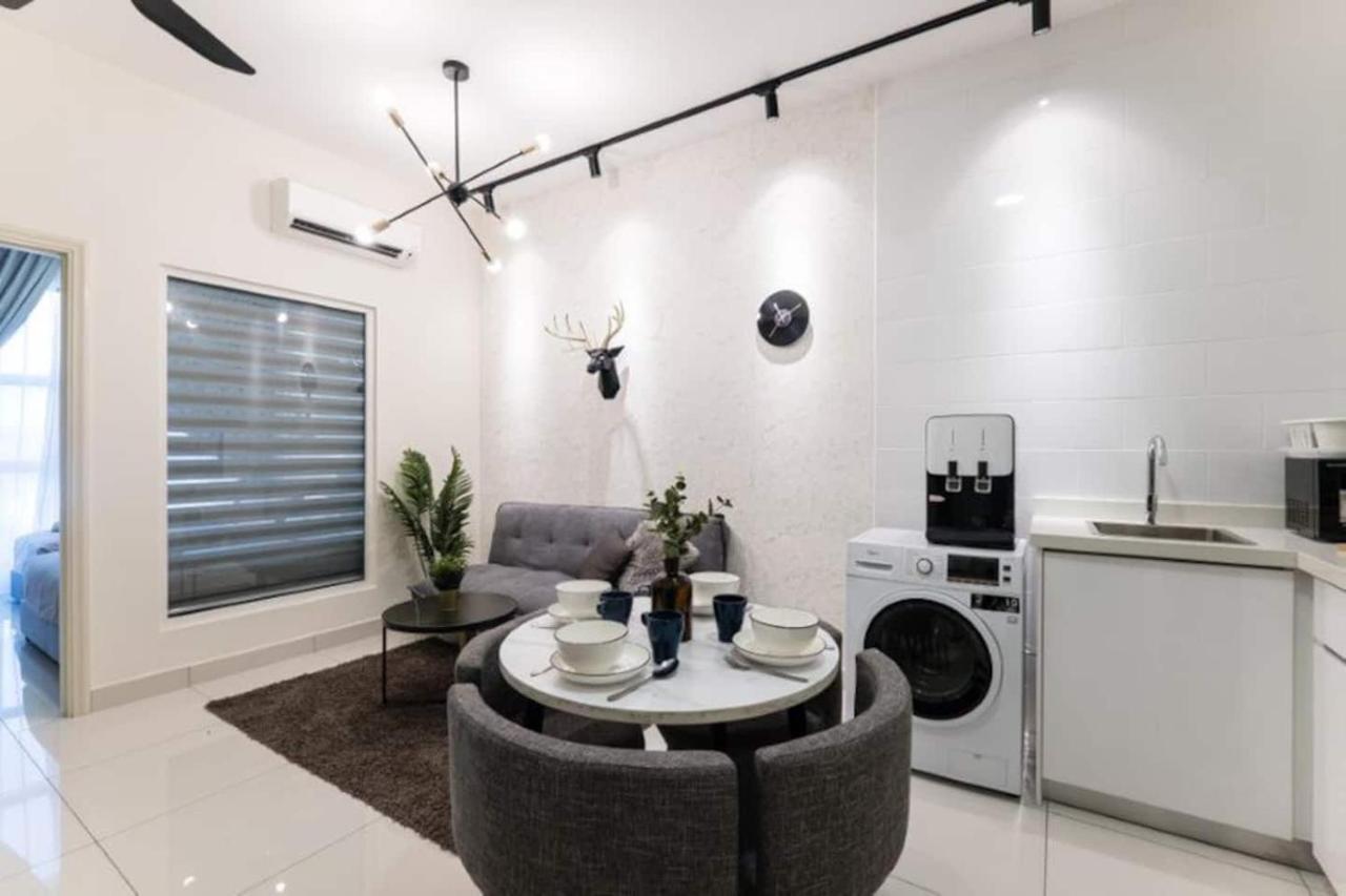 شقة Arte Mont Kiara 3Pax Jacuzzi Pool Gym Near Mitec Matrade كوالالمبور المظهر الخارجي الصورة